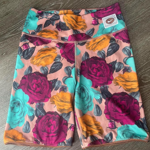 Nike shorts - Picture 1 of 4
